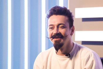 Фотография к новости: Известный российский певец Ив Набиев станет хедлайнером вечера на премии "Үркер"