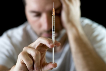 Фотография к новости: В Казахстане растёт число употребляющих инъекционные наркотики - эксперты