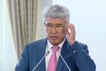 Фотография к новости: Арыстанбек Мухамедиулы выразил соболезнование Олжасу Сулейменову