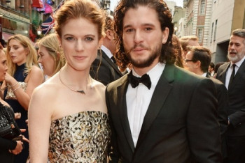 Фотография к новости: Звёзды сериала "Игры престолов" сыграли свадьбу  