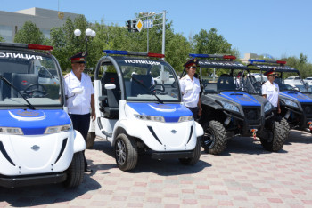 Два электромобиля и семь Toyota Corolla получили мангистауские полицейские