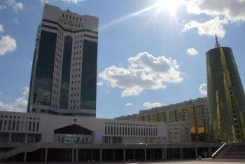 Первая серия документального фильма "Нурлы жол" стала доступна в Сети