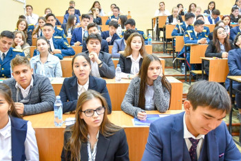 Фотография к новости: Больше 56 тысяч казахстанских выпускников преодолели пороговый уровень  ЕНТ