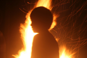 Мать подожжённого мальчика из Тараза рассказала жуткие подробности