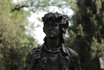 Фотография к новости: Памятник Виктору Цою открыли в Алматы 