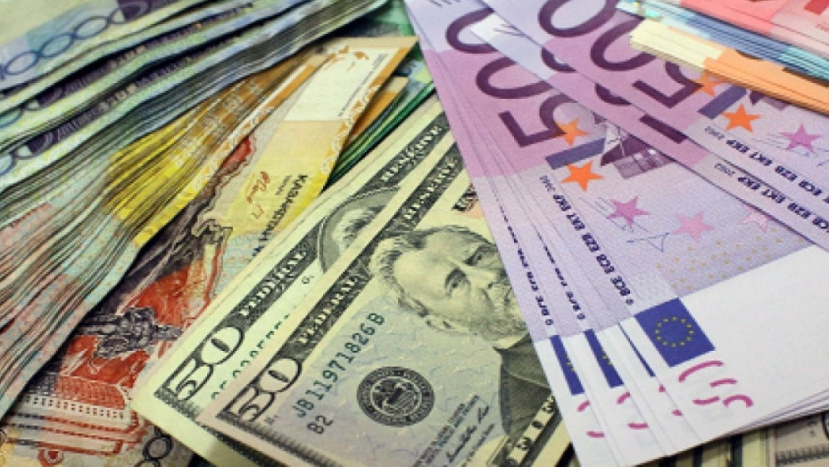 Не "бегать" по обменникам гражданам посоветовал Акишев