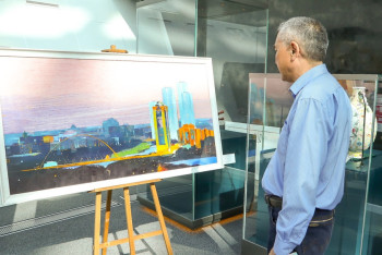 Фотография к новости: Персональная выставка Жениса Какенулы открылась в Астане