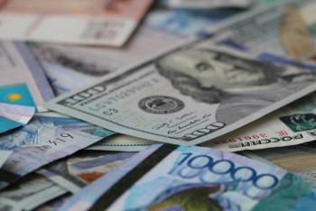 Фотография к новости: Доллар продолжает дорожать в Казахстане