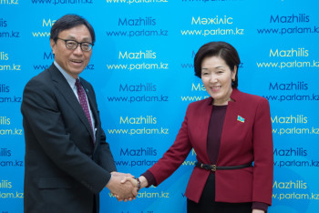 Фотография к новости: Организацию форума по вопросам молодёжи обсудили в Астане 