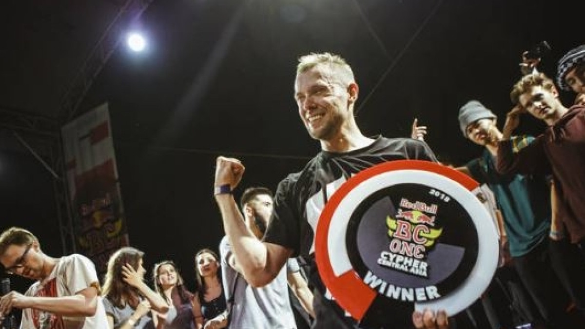 redbullcontentpool.com