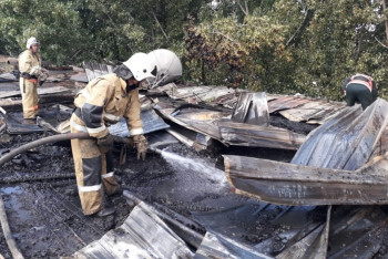 Фотография к новости: Два десятка детей эвакуировали из-за пожара в многоэтажке в Алматы
