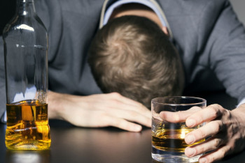 Фотография к новости: Ежедневно происходят несколько тяжких преступлений на почве пьянства – МВД РК