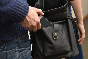 Фотография к новости: Воровавших у детей сотовые телефоны грабителей задержали в Шымкенте