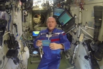 Фотография к новости: Видеообращение прямо из космоса записали Головкину