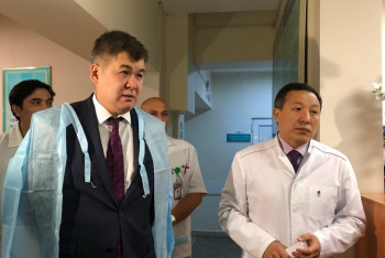 Я не считаю, что это провал - Биртанов о работе Минздрава по борьбе с менингитом