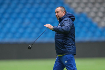 Фотография к новости: Это мой первый матч дома и важно не ударить в грязь лицом – Стоилов об игре с Азербайджаном