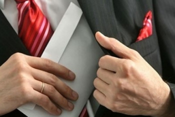 Фотография к новости: Замакима Жезказгана поймали при получении взятки