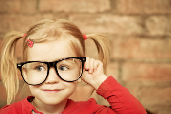 Фотография к новости: У каждого десятого казахстанского ребёнка плохое зрение – депутат