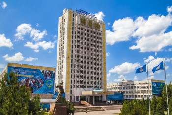 Фотография к новости: Даже небольшие частные университеты опередили КазНУ – Президент о рейтинге вузов