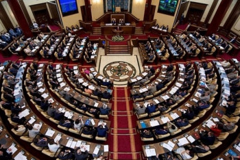 Фотография к новости:  Парламент утвердил статус Назарбаева как пожизненного председателя Совбеза