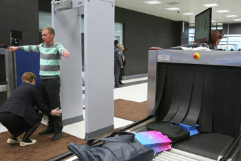 Фотография к новости: Причину тщательных проверок кыргызстанцев в аэропорту Алматы пояснил МИД  