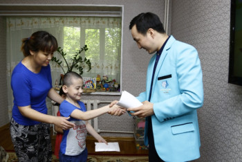 Фотография к новости: Аstana Arlans передали деньги, вырученные с аукциона, тяжело больным детям