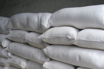 Сто мешков муки раздал нуждающимся слепой предприниматель в ЮКО