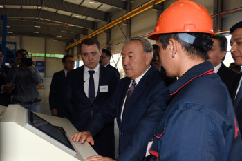 Фотография к новости: В Казахстане кто работает, тот не может плохо жить – Назарбаев