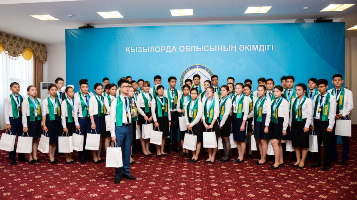 Крымбек Кушербаев встретился с одаренными школьниками Кызылординской области
