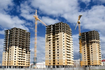 Фотография к новости: Не надо обманывать население квадратными метрами - депутат 