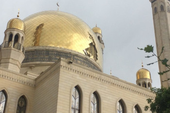 Фотография к новости: Ураган повредил купол мечети Алматы