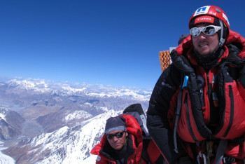 Фотография к новости: Максут Жумаев ответил на поздравления с восхождением на пик Эверест