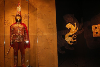 Фотография к новости: Шествие продолжается: "Золотой человек" прибыл в Баку