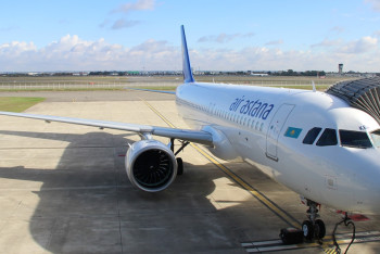 Фотография к новости: Air Astana расследует причины выезда самолёта за взлётную полосу