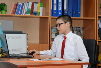 Фотография к новости: Школьник из Астаны создал компьютерную игру в режиме реального времени