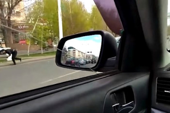 "Летающие" купюры в центре Астаны: потерянные деньги никто не ищет – ДВД