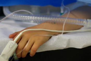 Фотография к новости: Медики спасли девочку, случайно выпившую уксус в ЮКО