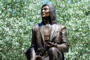 Фотография к новости: Батырхану Шукенову установили памятник в Кызылорде