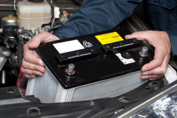 Фотография к новости: С шести автомобилей за ночь снял аккумуляторы вор в ВКО