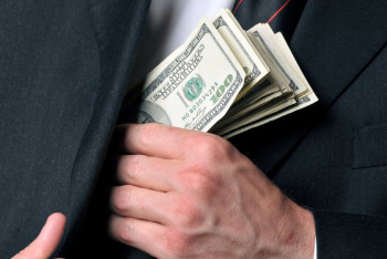 Фотография к новости: С начала года в СКО выявлено 13 коррупционных преступлений