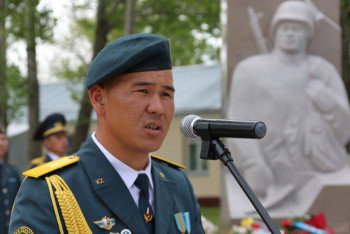 Фотография к новости: Погибшим на службе военнослужащим установили памятник в Жамбылской области