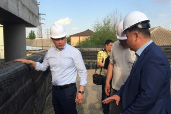 Фотография к новости: Мы заставим вас всё переделать -аким ЗКО о строительстве моста в Уральске