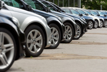 Автолюбители Казахстана покупают машину старше 10 лет