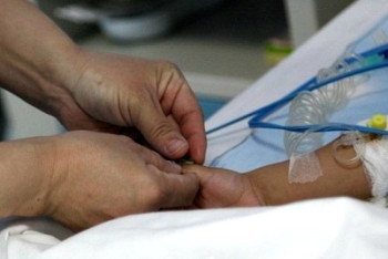 Фотография к новости: Облздрав Актобе прокомментировал состояние малыша, которому сделали прививку без согласия родителей