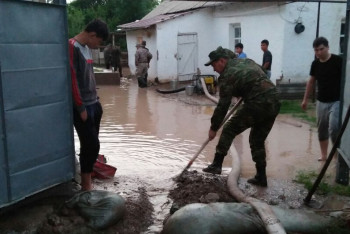 Фотография к новости: Из-за проливных дождей подтоплено 19 дворов в Сарыагашском районе ЮКО