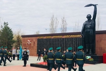 Памятники героям войны "почернели" в Костанае