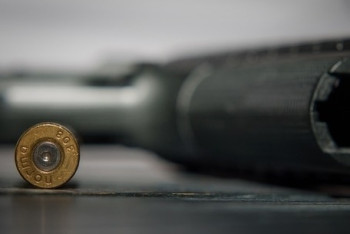 Полицейский умер в результате стрельбы в Есике: задержан подозреваемый