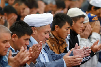 Фотография к новости: Пятьсот человек ежедневно готовы кормить в главной мечети Алматы в период Оразы