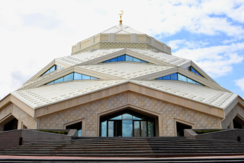 Фотография к новости: Новая мечеть открылась в Астане