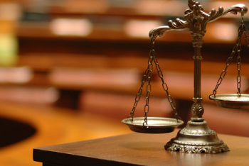 Фотография к новости: Иномарка упала в яму с кипятком в Петропавловске – владельцу отказали в возмещении ущерба 